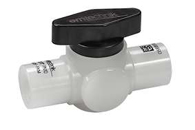 <p class="ql-align-justify">Der neue <a href="https://www.em-technik.de/produkte?category=12&function=3&series=58" target="_blank">Kugelhahn</a> mit G3/8“ Innengewinden wurde entwickelt, um die Lücke zwischen den kleinen, kompakten 1/4“-Hähnen und den für große Durchflüsse geeigneten 1/2“-Hähnen zu schließen. Demnach vereint er die Vorzüge beider Größen: Durch den DN08 Durchgang lassen sich größere Volumenströme als bei der 1/4“ Variante verwirklichen, ohne dass der Kugelhahn wesentlich mehr Bauraum in Anspruch nimmt. Unser Programm wird sich sukzessive um Varianten und Materialien erweitern. Behalten Sie uns daher im Blick!</p>